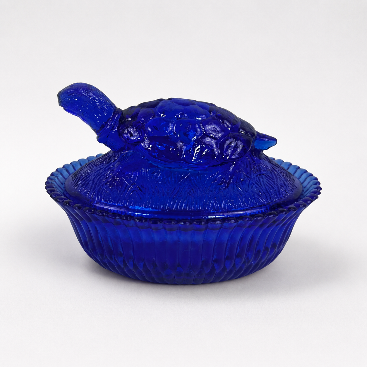 Boyd Cobaline blue Turtle on Nest covered dish