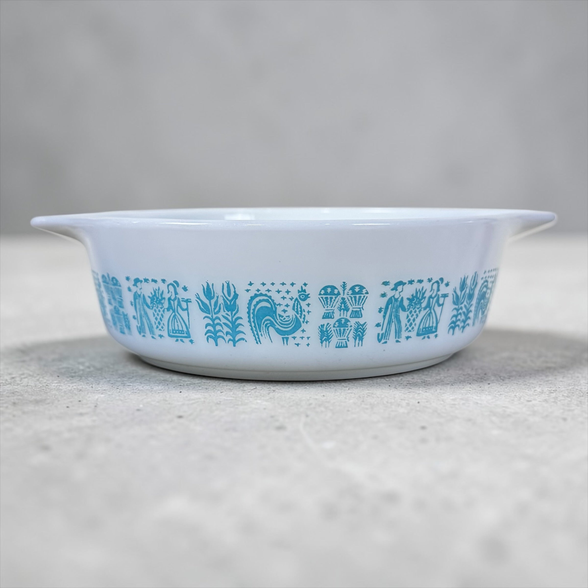 Vintage Pyrex Amish Butterprint 1.5 pint casserole dish turquoise farm scene