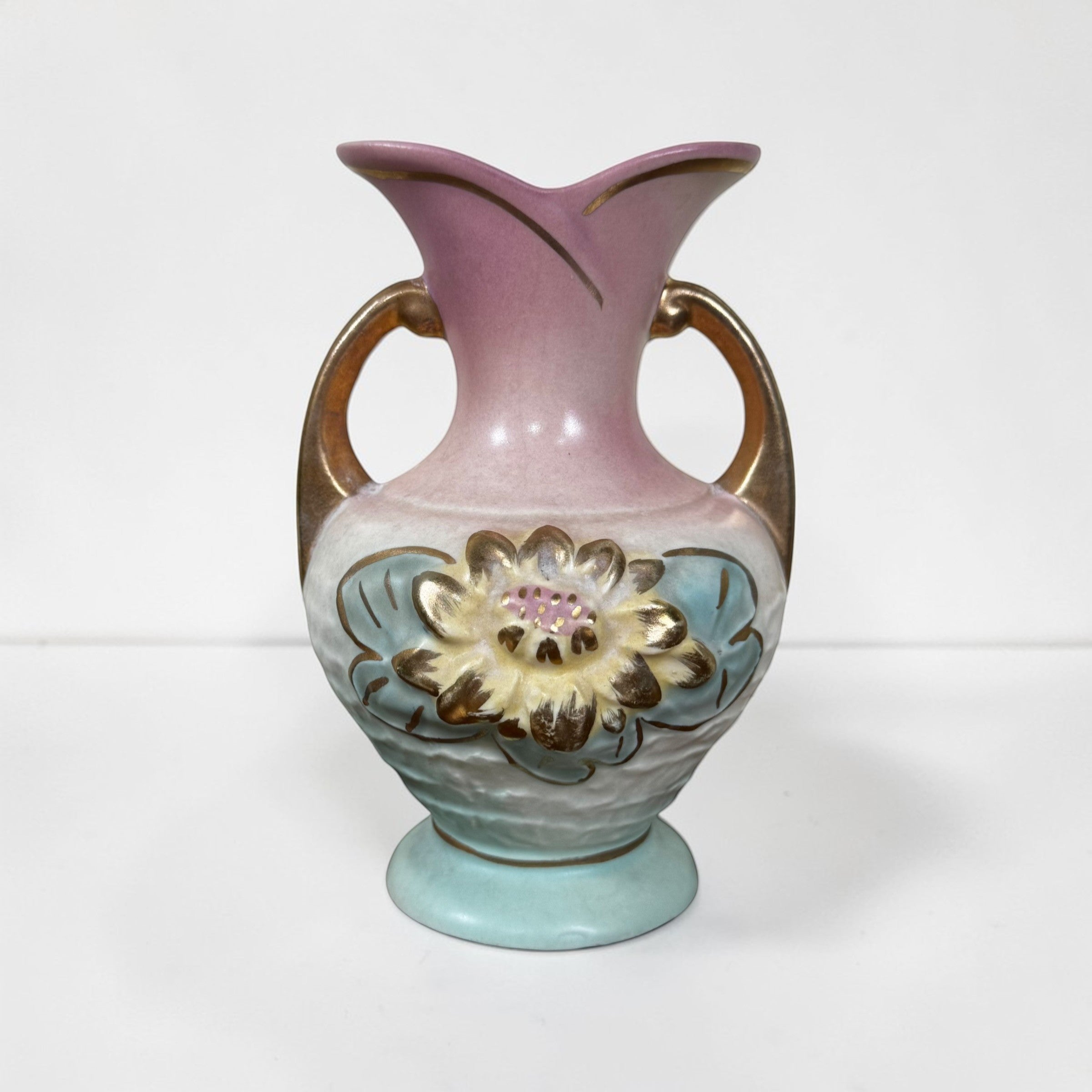 Vintage Hull Pottery Water Lily double handled vase