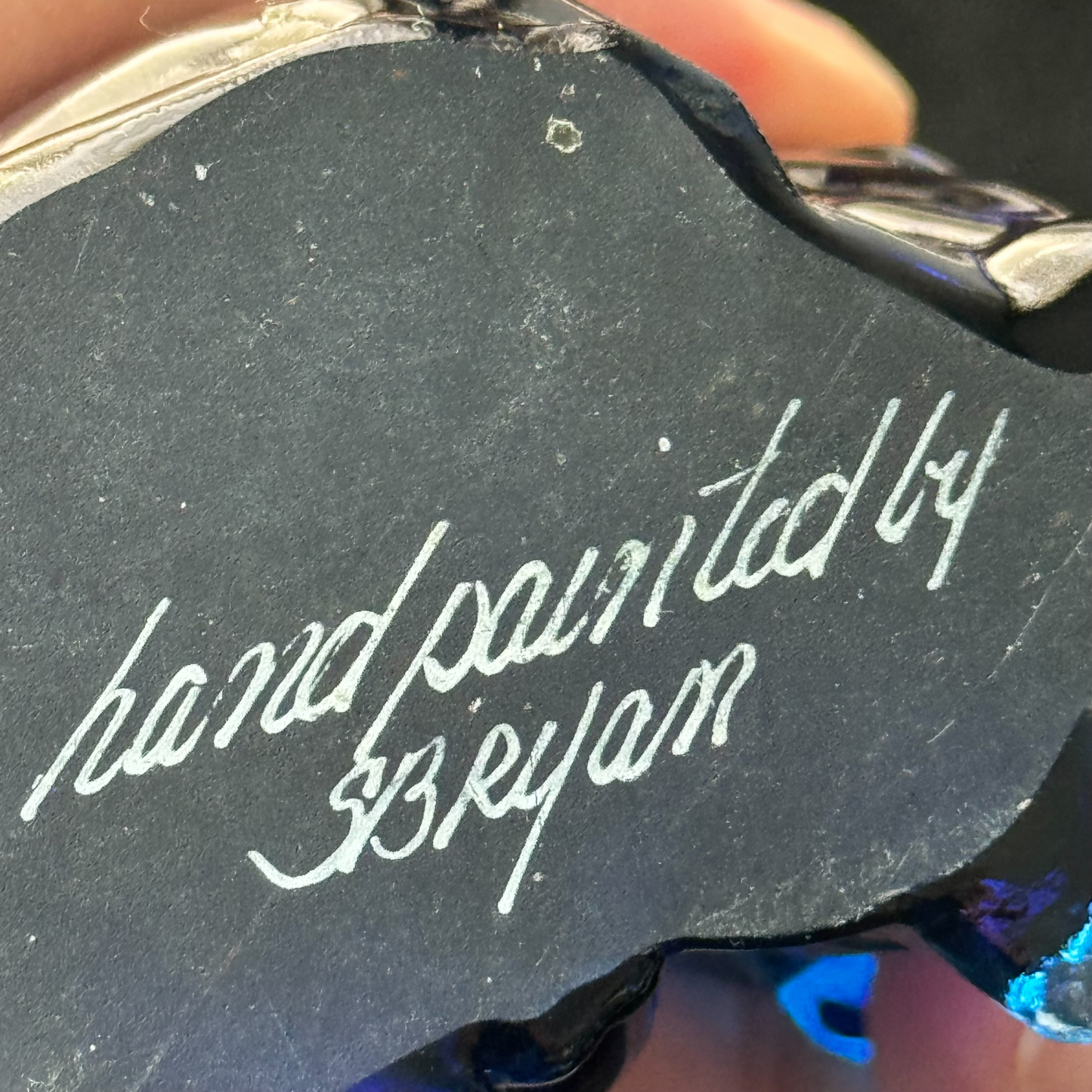 Fenton Deep Blue Hand-Painted Lily Sitting Cat Figurine – Signed Vintage Art Glass Collectible